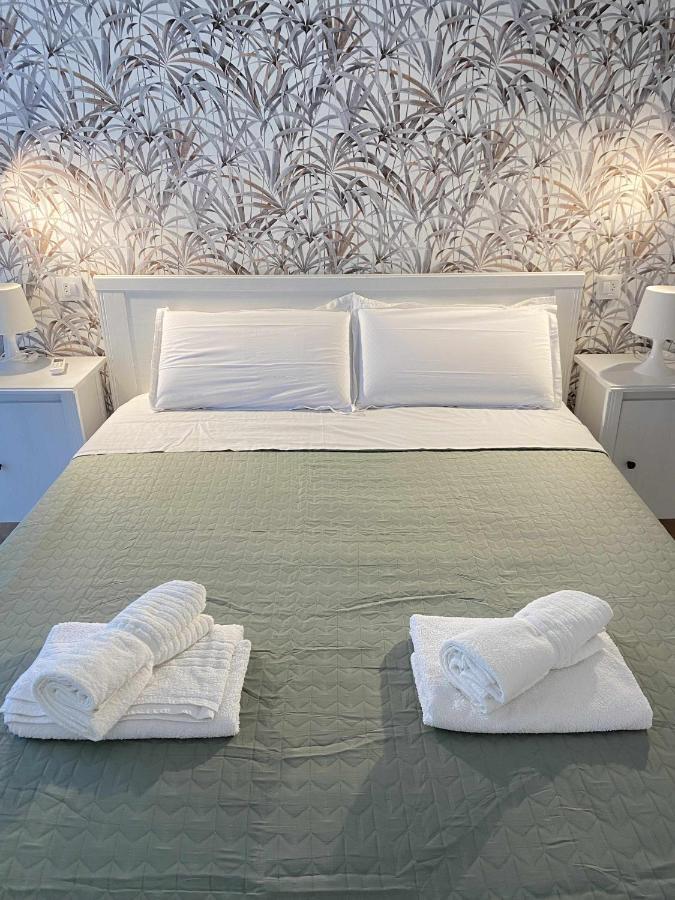 Apartamento Bajo Con Piscina Macarella Cala'N Blanes  Exterior photo